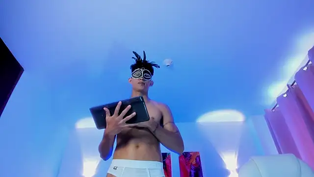 KamiSuarez online show from November 2025 06:44:02 PM