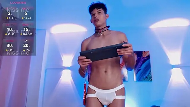 Snapshot of KamiSuarez chatting on January 2026 07:56:02 PM KamiSuarez online show from January 2026 07:56:02 PM