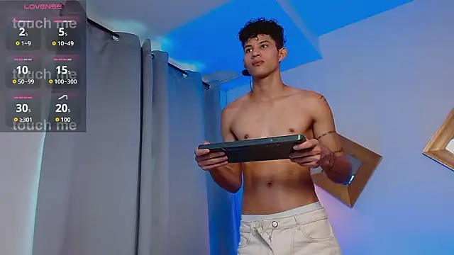 Snapshot of KamiSuarez chatting on February 2026 06:35:01 PM KamiSuarez online show from February 2026 06:35:01 PM