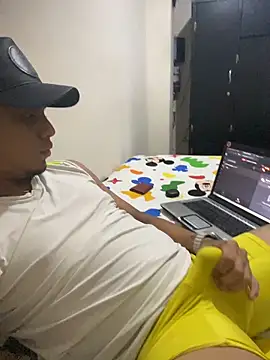 Snapshot of MichaManu7 chatting on November 2025 02:34:02 AM MichaManu7 online show from November 2025 02:34:02 AM