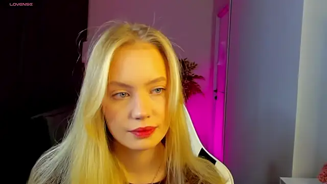 Melanie Ryer online show from November 2025 01:17:02 AM