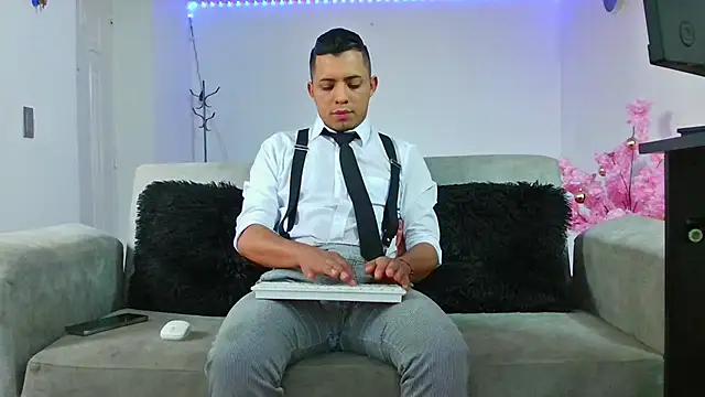 Mike Fetiche online show from December 2025 12:01:02 PM