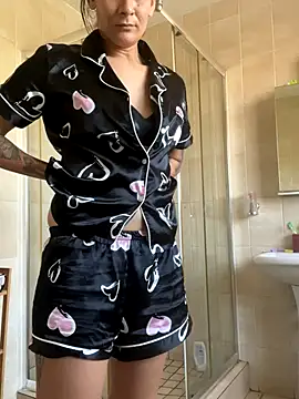 Snapshot of ElitePiper chatting on October 2025 10:52:02 AM ElitePiper online show from October 2025 10:52:02 AM