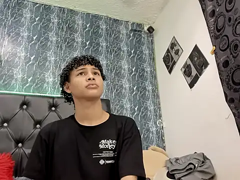 Snapshot of matewhottx18 chatting on November 2025 03:02:01 PM matewhottx18 online show from November 2025 03:02:01 PM