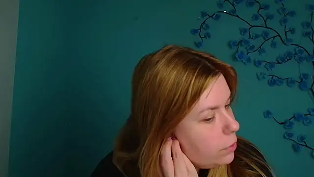 Snapshot of SusannaNight chatting on April 2026 05:21:02 AM SusannaNight online show from April 2026 05:21:02 AM