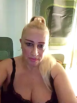 Esenia505 online show from December 2025 08:34:01 AM