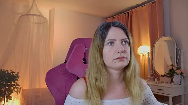 Snapshot of AleksaLaurent chatting on November 2025 06:02:02 AM AleksaLaurent online show from November 2025 06:02:02 AM