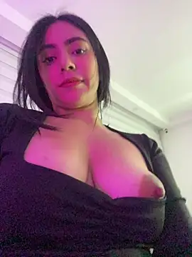 Sara-215 online show from June 2026 06:52:02 AM