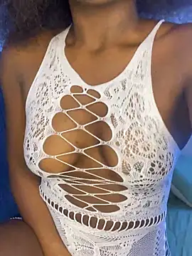 Snapshot of milarain chatting on November 2025 06:02:01 PM milarain online show from November 2025 06:02:01 PM