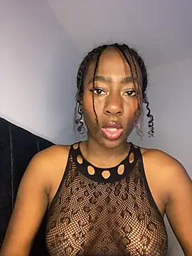 Snapshot of milarain chatting on November 2025 08:07:02 PM milarain online show from November 2025 08:07:02 PM