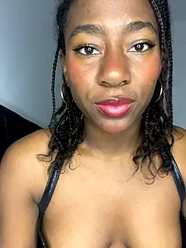 Snapshot of milarain chatting on December 2025 11:43:01 PM milarain online show from December 2025 11:43:01 PM