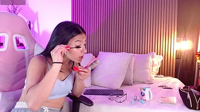 Skay bluee online show from November 2025 03:03:02 PM