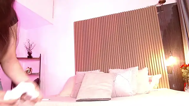 Skay bluee online show from November 2025 12:27:02 PM