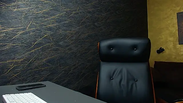 HayesWood online show from November 2025 06:13:02 AM