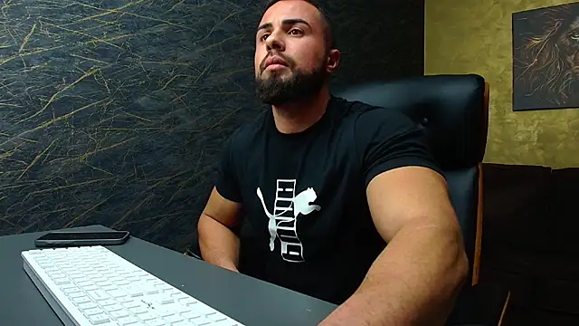 HayesWood online show from November 2025 05:41:02 AM