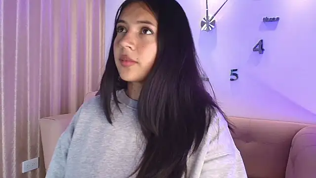 KamyGlam online show from February 2026 08:01:01 PM