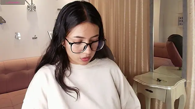 KamyGlam online show from February 2026 08:02:02 PM