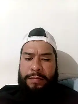 Snapshot of franck10E chatting on March 2026 02:35:01 AM franck10E online show from March 2026 02:35:01 AM