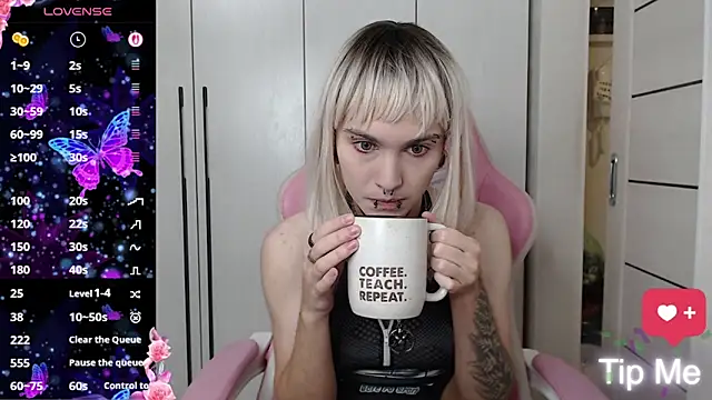 Snapshot of ElixabetANG chatting on November 2025 12:56:02 AM ElixabetANG online show from November 2025 12:56:02 AM