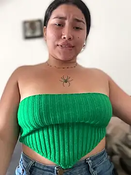 Snapshot of Vickybon chatting on November 2025 07:02:02 PM Vickybon online show from November 2025 07:02:02 PM