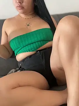 Snapshot of Vickybon chatting on November 2025 12:48:02 PM Vickybon online show from November 2025 12:48:02 PM