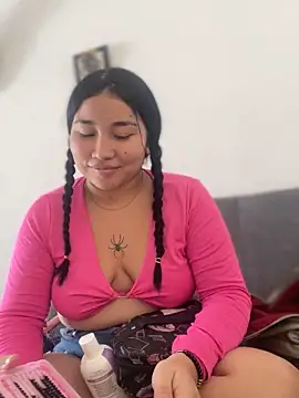 Snapshot of Vickybon chatting on November 2025 02:18:01 PM Vickybon online show from November 2025 02:18:01 PM