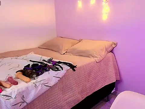 Aprilsweet2005 online show from December 2025 01:59:02 PM