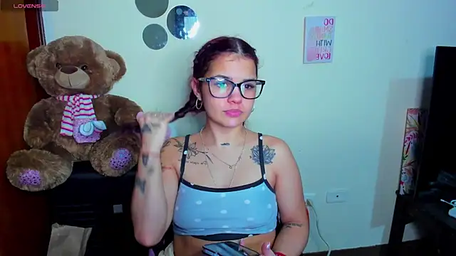 Emma boo online show from April 2026 11:52:02 PM