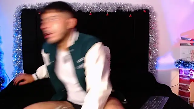 Snapshot of jaiden_thoner chatting on December 2025 04:08:01 AM jaiden thoner online show from December 2025 04:08:01 AM