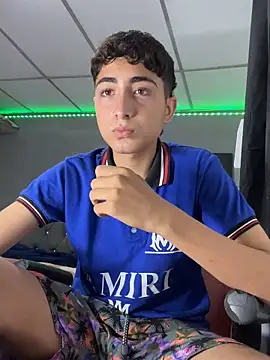 Snapshot of MathieuAGT chatting on October 2025 11:50:04 PM MathieuAGT online show from October 2025 11:50:04 PM