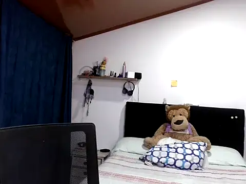 Snapshot of KendallTwisTx chatting on December 2025 04:11:02 AM KendallTwisTx online show from December 2025 04:11:02 AM