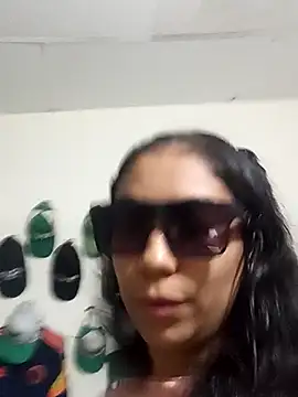 Snapshot of Zafiro_G chatting on December 2025 02:21:01 AM Zafiro G online show from December 2025 02:21:01 AM