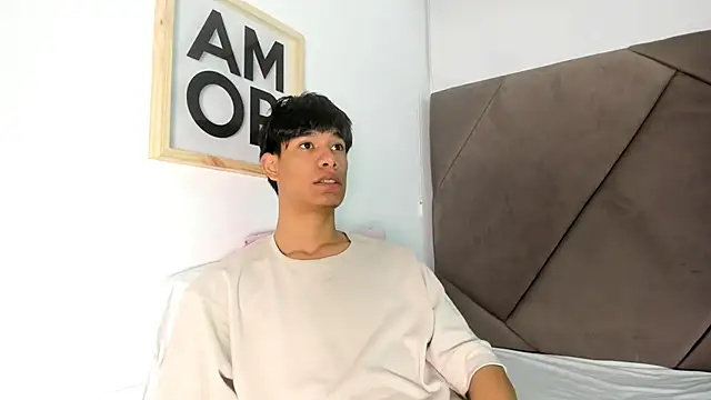 Snapshot of michael_vidal chatting on November 2025 07:56:02 PM michael vidal online show from November 2025 07:56:02 PM