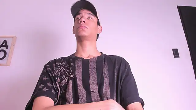 Snapshot of michael_vidal chatting on November 2025 08:05:01 PM michael vidal online show from November 2025 08:05:01 PM