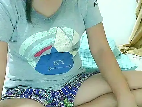 nhicole4u online show from November 2025 05:31:01 AM