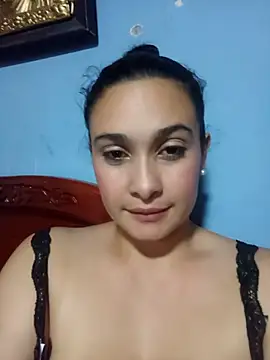 Snapshot of Isa-Giraldo chatting on November 2025 02:00:02 AM Isa-Giraldo online show from November 2025 02:00:02 AM