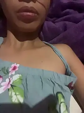 Snapshot of hottiebabe23 chatting on December 2025 01:20:02 PM hottiebabe23 online show from December 2025 01:20:02 PM