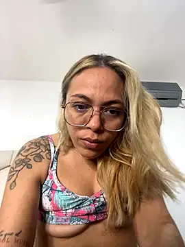 Snapshot of Baby_Flame chatting on November 2025 05:23:01 PM Baby Flame online show from November 2025 05:23:01 PM