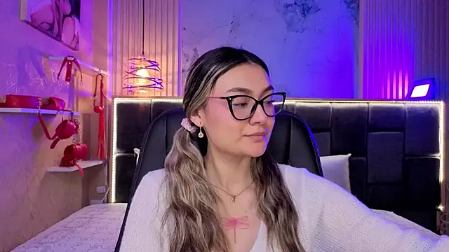 Im-Lola online show from December 2025 08:38:02 PM