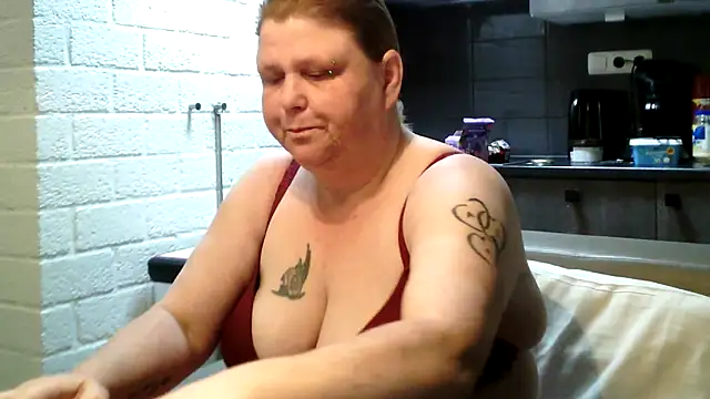 Sylviastar46 online show from May 2026 08:52:01 AM