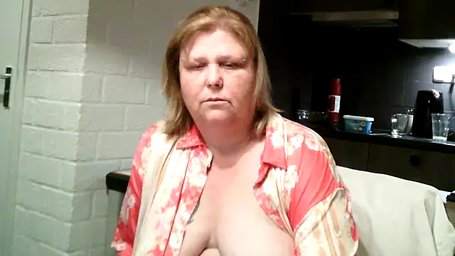 Sylviastar46 online show from May 2026 09:10:02 PM