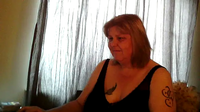 Sylviastar46 online show from June 2026 03:33:01 PM
