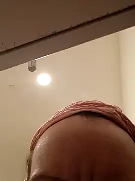 Karebearz1 online show from November 2025 08:22:02 PM