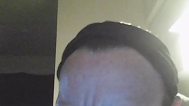 Karebearz1 online show from April 2026 11:11:01 AM