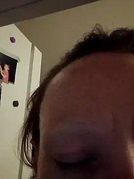 Karebearz1 online show from April 2026 08:23:01 AM