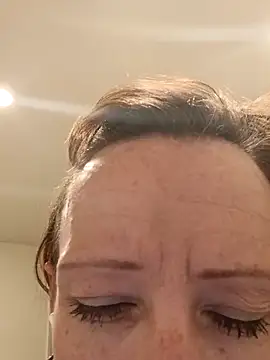 Karebearz1 online show from April 2026 11:51:02 AM