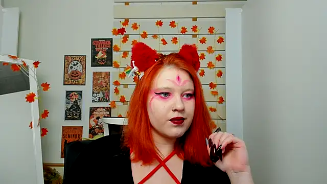 Snapshot of FoxPlayXX chatting on October 2025 07:48:02 PM FoxPlayXX online show from October 2025 07:48:02 PM