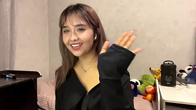 Snapshot of LovelyLara chatting on November 2025 05:57:02 PM LovelyLara online show from November 2025 05:57:02 PM