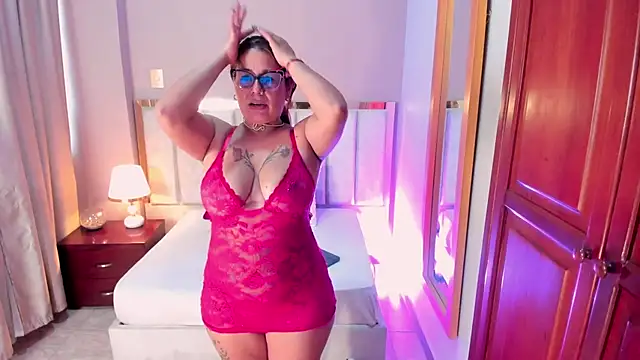 HannaaWells online show from December 2025 04:02:01 PM