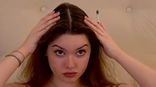 Snapshot of VickiBanx chatting on November 2025 04:11:02 AM VickiBanx online show from November 2025 04:11:02 AM